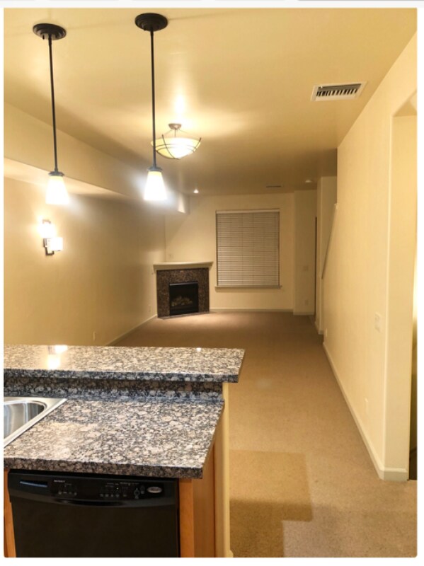 Building Photo - 2523 Woodside Blvd