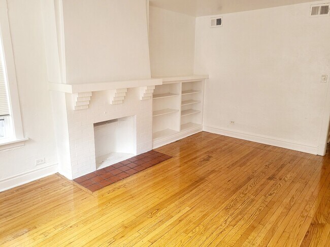 Foto del edificio - 7741 S Yates Blvd