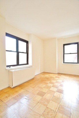Foto del edificio - 245 E 37th St