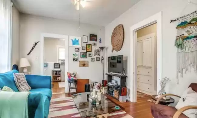 Building Photo - 719 W French Plz