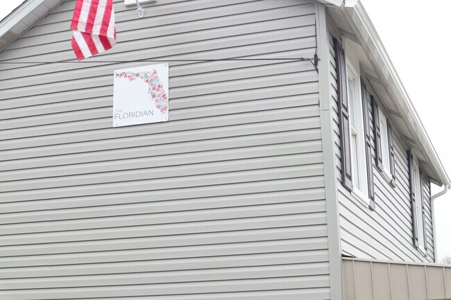 Building Photo - 523 East St