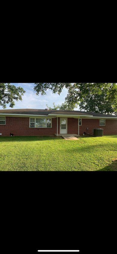 Building Photo - 2090 Wicksburg Rd