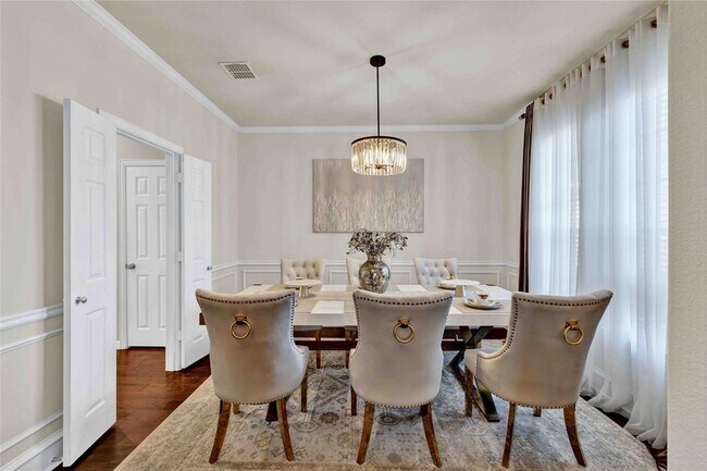 Foto del edificio - 7305 Oak Leaf Dr