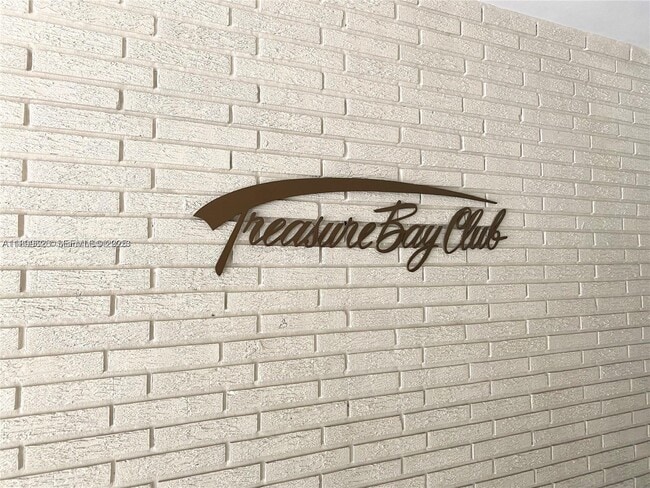 Building Photo - 1880 S Treasure Dr