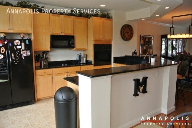 Building Photo - 902 Kestrel Ct
