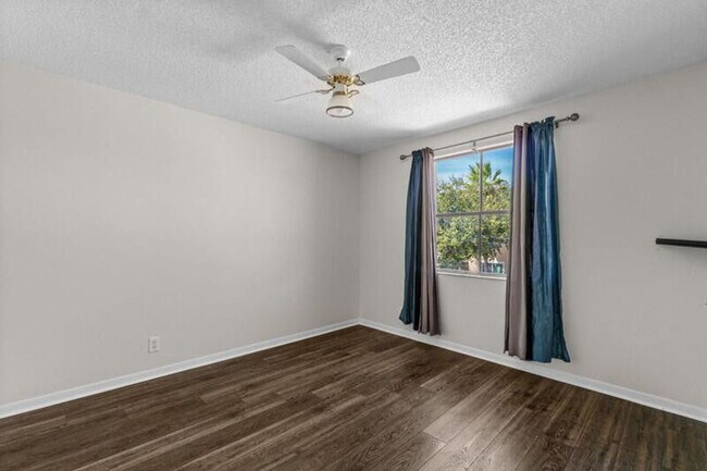 Foto del edificio - 6220 Seminole Terrace