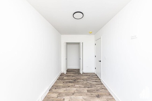 Foto del edificio - 1 bedroom in Chicago IL 60640