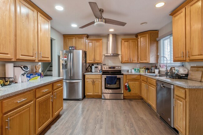 Foto del edificio - 1025 S Haddow Ave