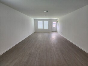 Building Photo - 905 Coperchiata Cir