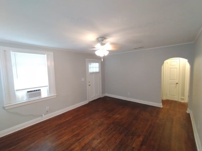 Building Photo - 579 Chestnut Dr