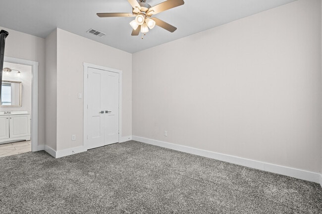 Photo - 2201 W Devitt St Townhome