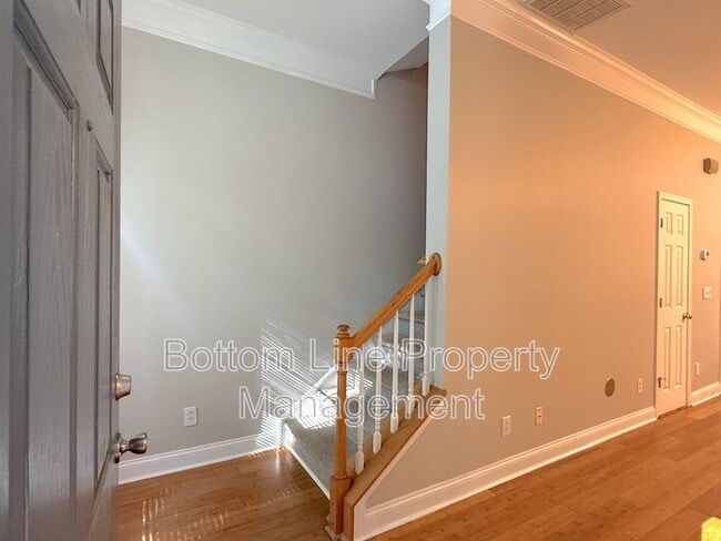 Building Photo - 1559 Pecan Ave