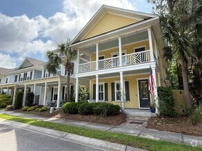 Building Photo - 600 Ellingson Pkwy