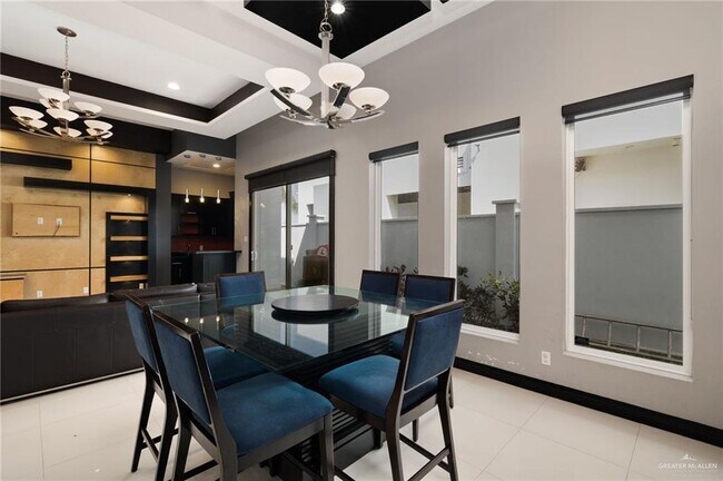 Foto del edificio - 305 N Mockingbird Ave