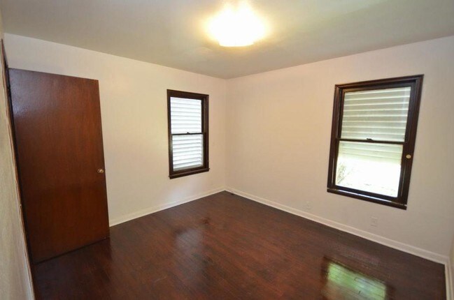 Building Photo - 1717 Birch Pl
