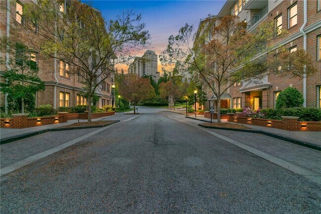 Foto del edificio - 3621 Vinings Slope SE