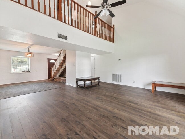 Building Photo - 5 Bedroom 3 Bathroom Single Family in Rich...