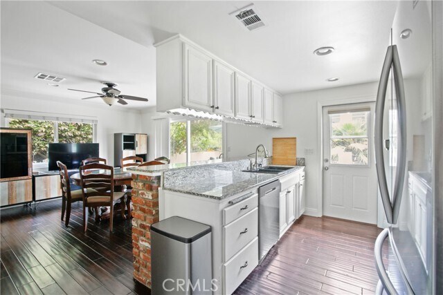Building Photo - 2312 E Villa Vista Way