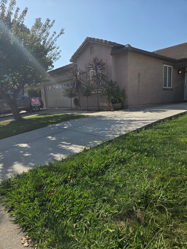 Foto del edificio - 3929 Anastasia Ln