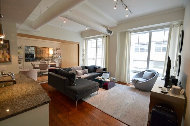 Foto del edificio - 139 E Berkeley St