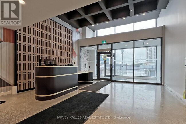 Building Photo - 498-1498 Caldari Rd