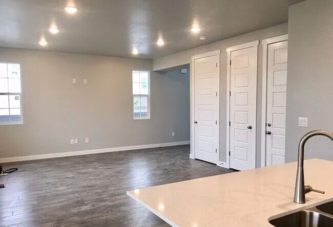 Building Photo - 3282 W 2430 N