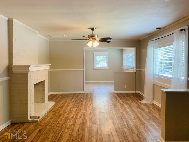 Foto del edificio - 839 Wood St NW