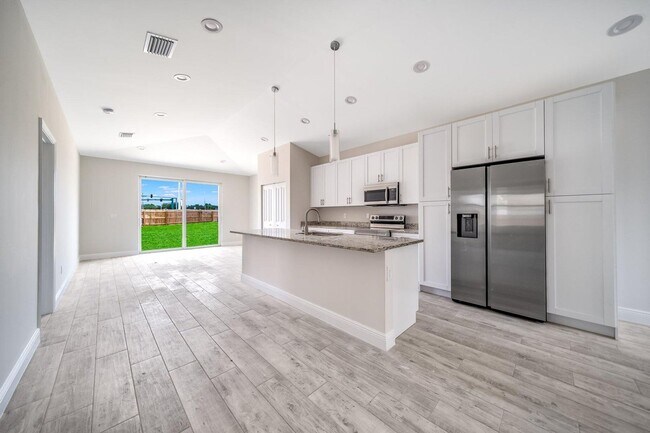 Foto del edificio - 1538 W 26th Ct