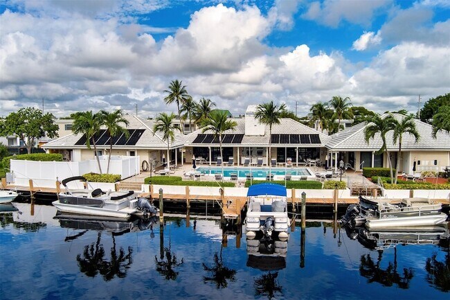 Foto del edificio - 140 Cypress Club Dr