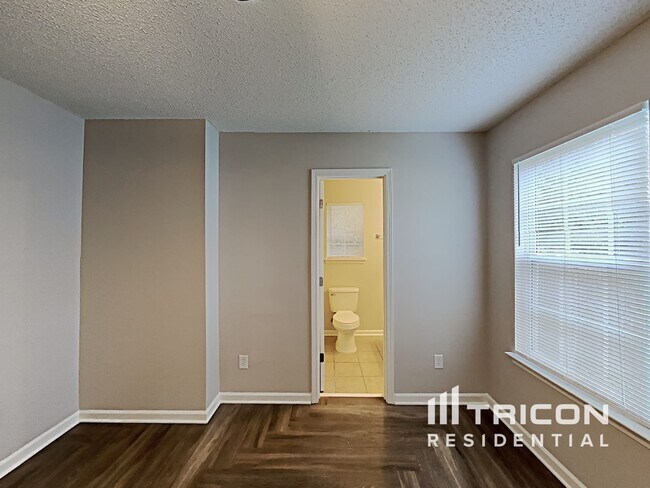 Building Photo - 3545 Nevin Brook Rd