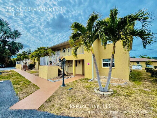 Foto del edificio - 706 SE 13th Ct