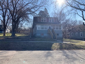 Building Photo - 1023 N Horsman St