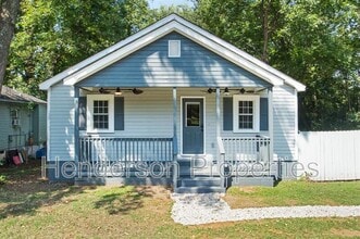 Building Photo - 217 Skyland Ave