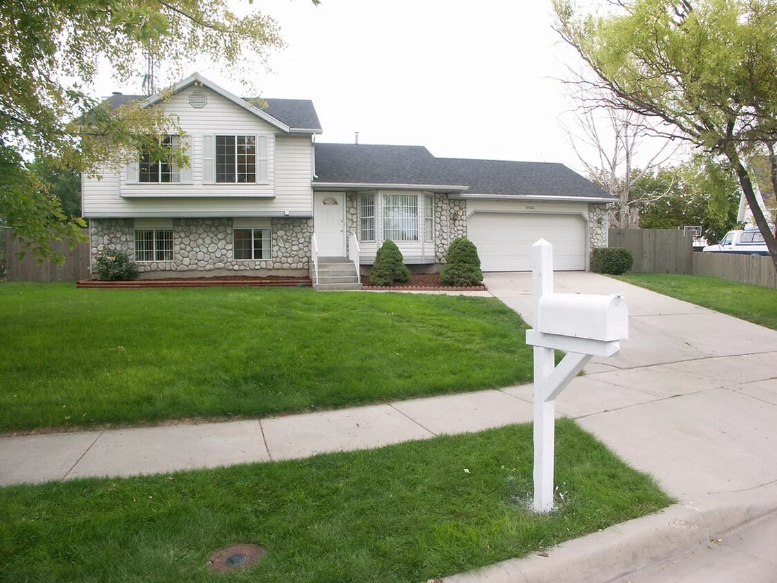 5566 Dale Amour Dr, Kearns, UT 84118 House Rental in Kearns, UT