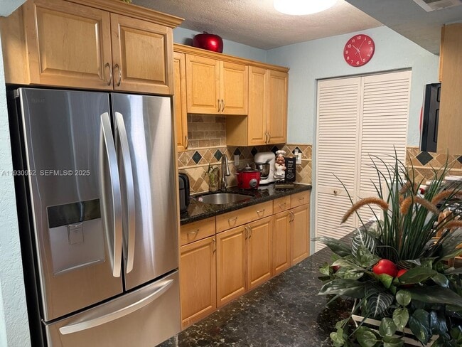 Foto del edificio - 1255 W 53rd St