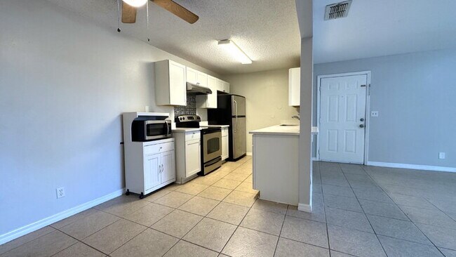 Foto del edificio - 3960 Oak Trail Run