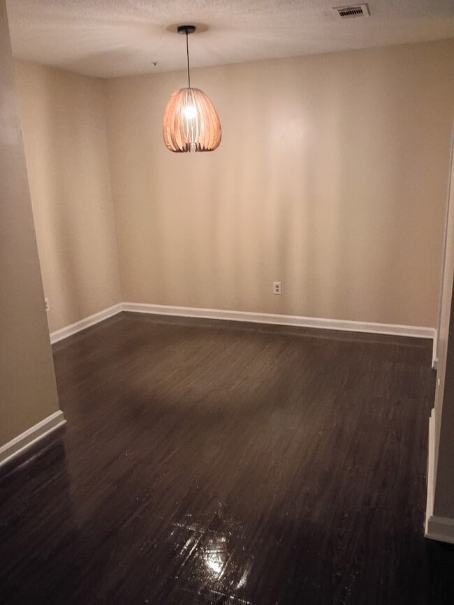 Building Photo - 705 Ridge Creek Dr