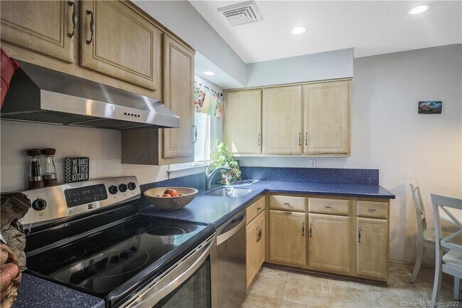 Foto del edificio - 131 Wood Ridge Dr