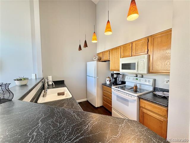 Building Photo - 1470 S Quebec Way