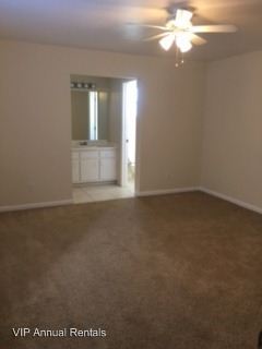 Building Photo - 4531 SW 15th Pl