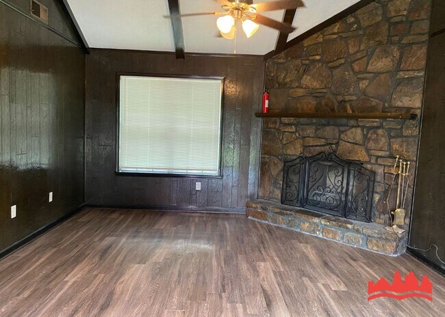 Foto del edificio - 6180 Springwind Cove