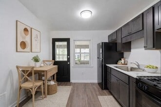 Building Photo - 22 Midland Heights Cir