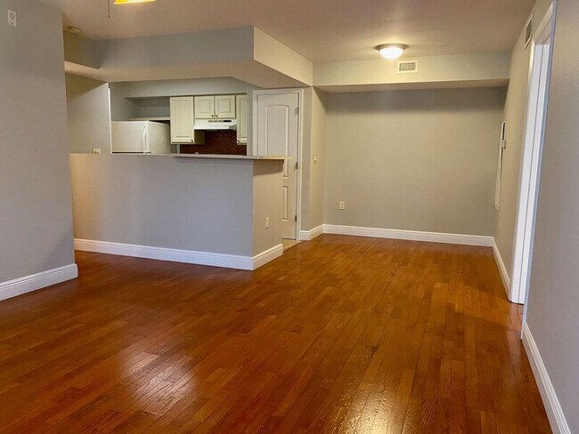 Photo - 3004 Parkway Blvd House