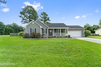 Building Photo - 401 Bret Ct