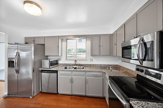 Photo - 5 Bedroom single family home in Lakewood