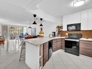 Building Photo - 1770 NE 191st St