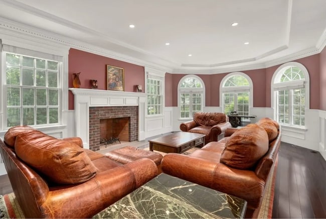 Building Photo - Entire house!!!! Luxury!!! Available September