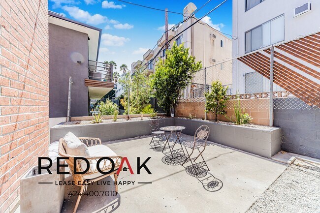 Foto del edificio - 1757 N Orange Dr