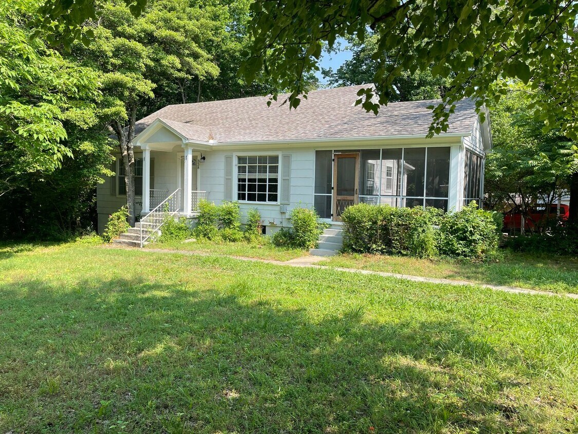 Primary Photo - 1/2 OFF FIRST MONTH RENT - Beautiful 2 Bed...