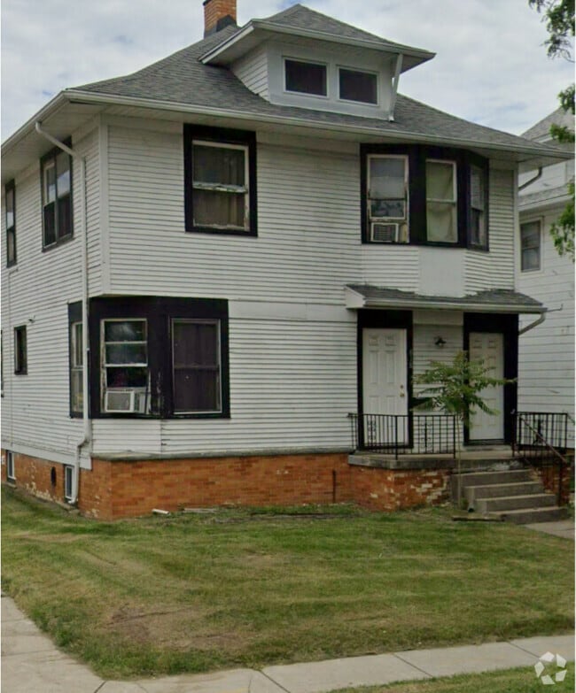 Building Photo - 818 Phillips Ave